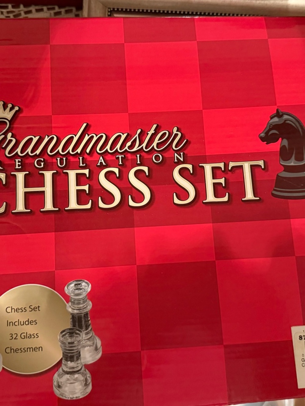 Grandmaster Regulation Chess Set - Red Checkerboard